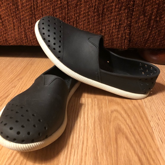 Native Shoes - Native woman’s 7 men’s 5 unisex Grey Shoe